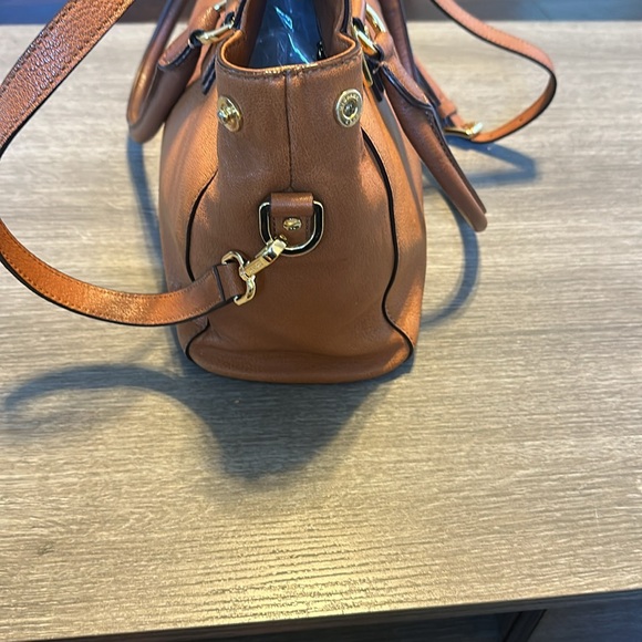 Michael Kors Tan Leather Astrid Satchel Clasp Front Closure Excellent Condition - Picture 4 of 8